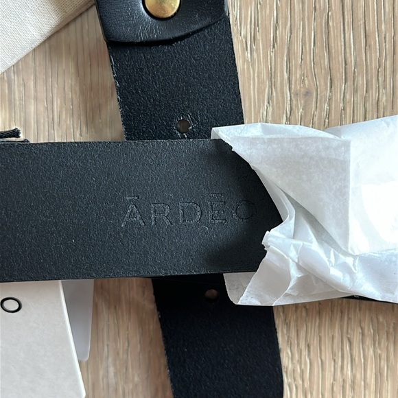 Ardeo Studios Brass Classic V Harness - Picture 7 of 7